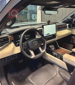 Toyota Sequoia